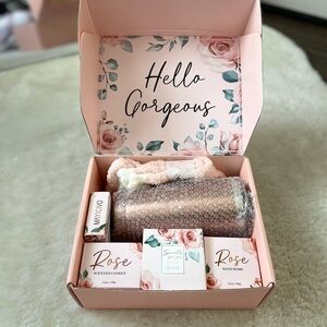 Chic Pink Birthday Card Gift Box